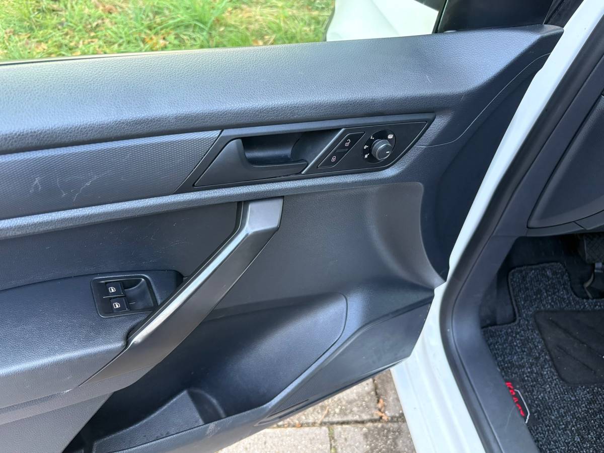 Volkswagen Caddy Volkswagen Caddy 2.0 TDI L2H1 BMT 4Motion|AUTOMAAT|NAP|trekhaak|airco|cruise|apple carplay|elektrisch pakket|EURO6