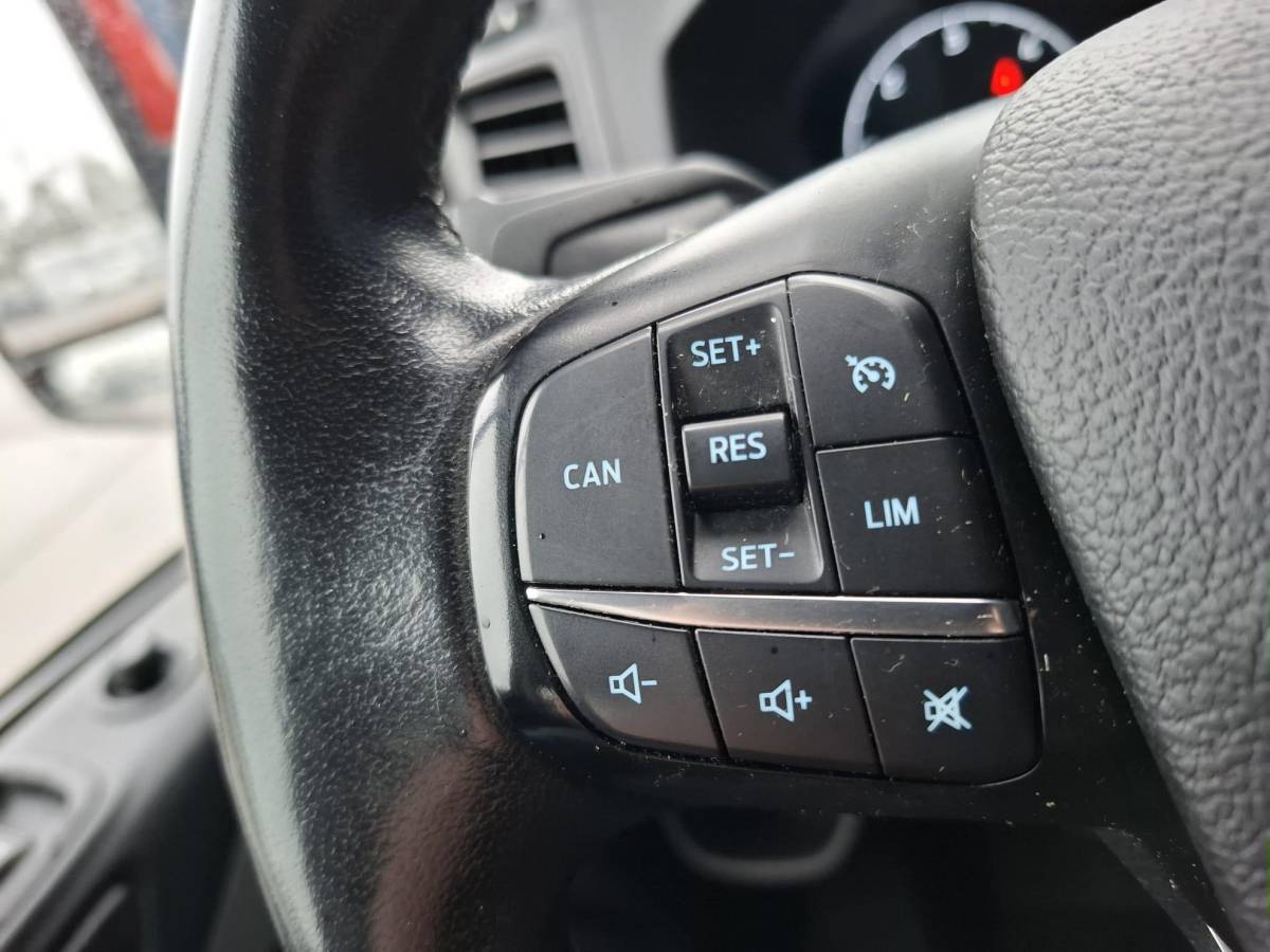 Ford Transit Custom Ford Transit Custom 300 2.0 TDCI L2H1 Trend DC DUBBEL CABINE / AIRCO / CRUISE CONTROLE / TREKHAAK
