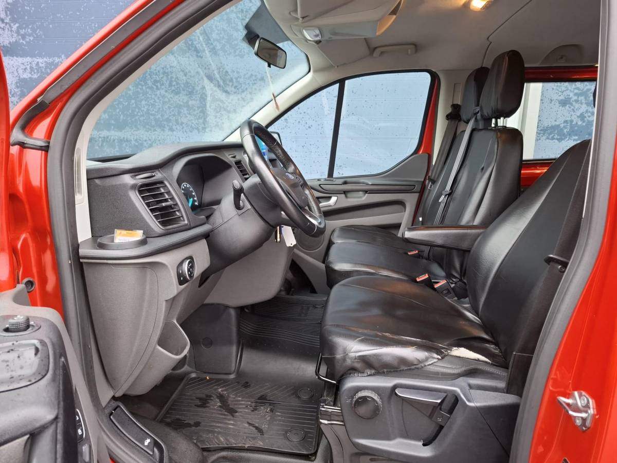 Ford Transit Custom Ford Transit Custom 300 2.0 TDCI L2H1 Trend DC DUBBEL CABINE / AIRCO / CRUISE CONTROLE / TREKHAAK