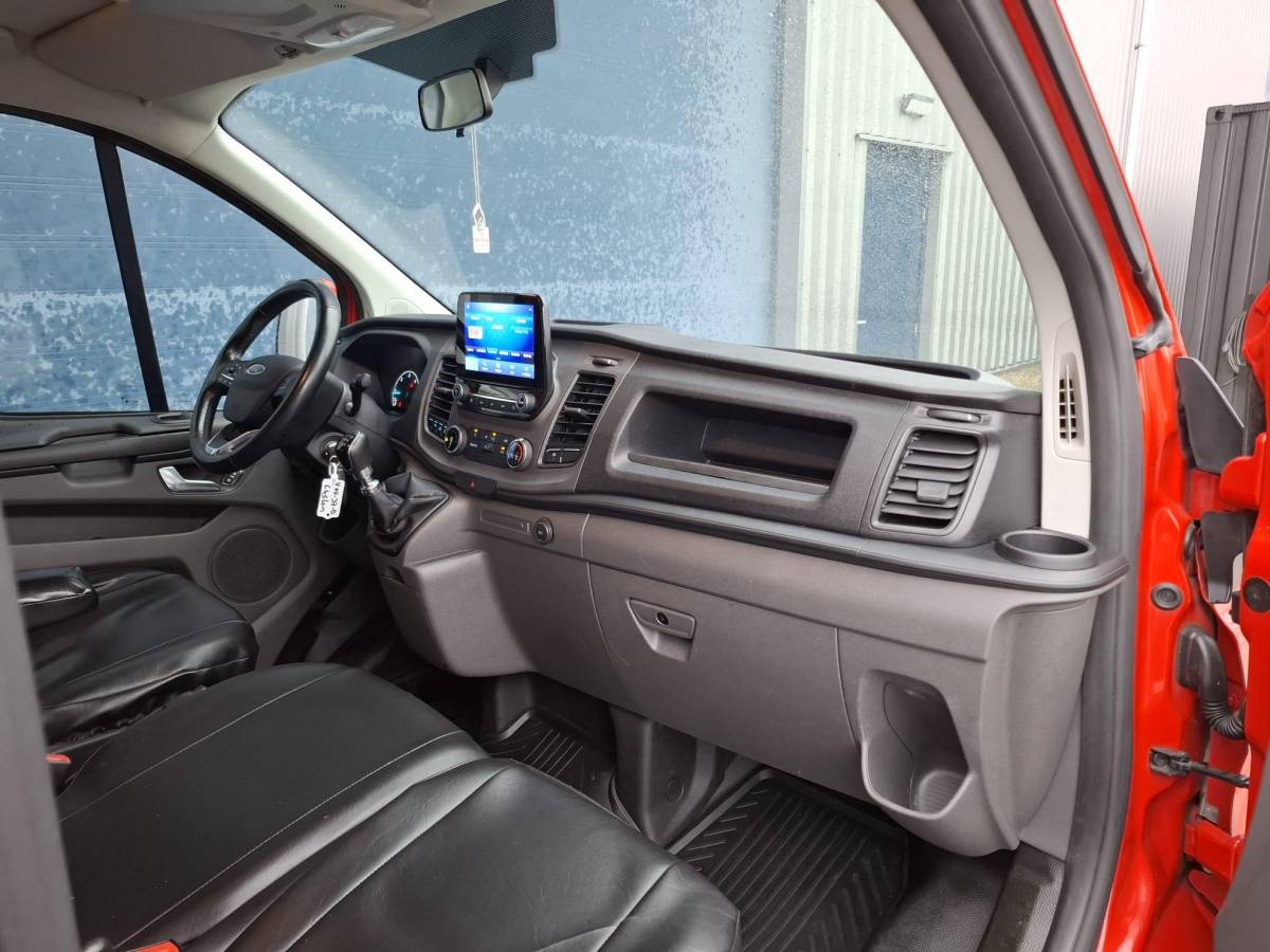 Ford Transit Custom Ford Transit Custom 300 2.0 TDCI L2H1 Trend DC DUBBEL CABINE / AIRCO / CRUISE CONTROLE / TREKHAAK
