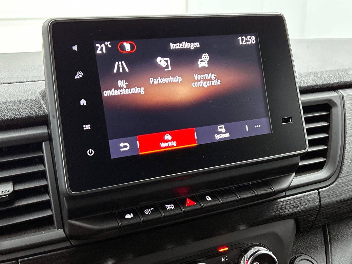 Renault Trafic Renault Trafic 2.0 Blue dCi 150 EDC T30 L2H1 Advance Dubbele Cabine Navigatie Airco Lichtmetalen velgen Betimmering Trekhaak Camera Parkeer sensoren Dab
