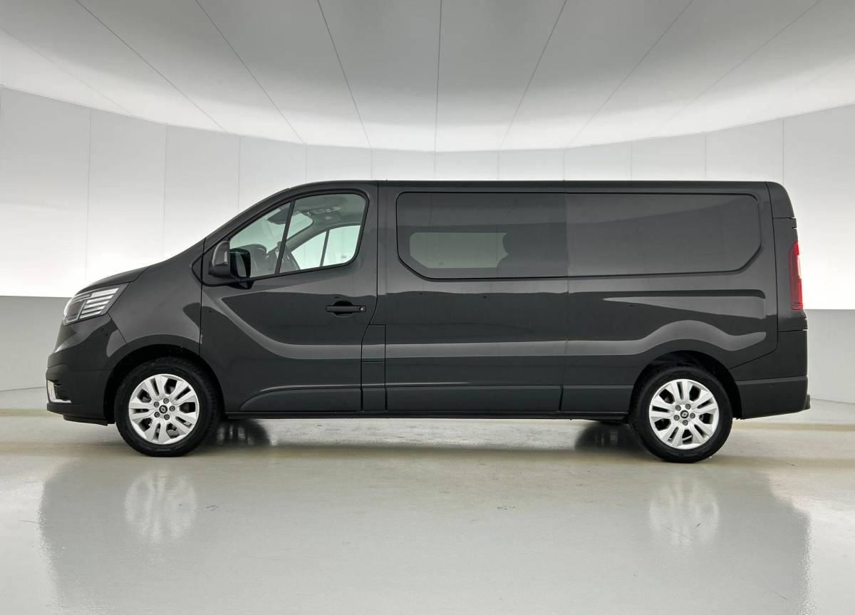 Renault Trafic Renault Trafic 2.0 Blue dCi 150 EDC T30 L2H1 Advance Dubbele Cabine Navigatie Airco Lichtmetalen velgen Betimmering Trekhaak Camera Parkeer sensoren Dab