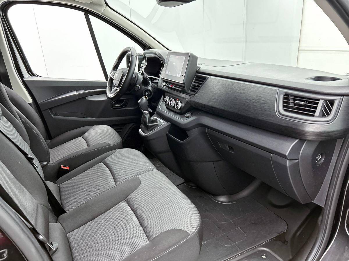 Renault Trafic Renault Trafic 2.0 Blue dCi 150 EDC T30 L2H1 Advance Dubbele Cabine Navigatie Airco Lichtmetalen velgen Betimmering Trekhaak Camera Parkeer sensoren Dab