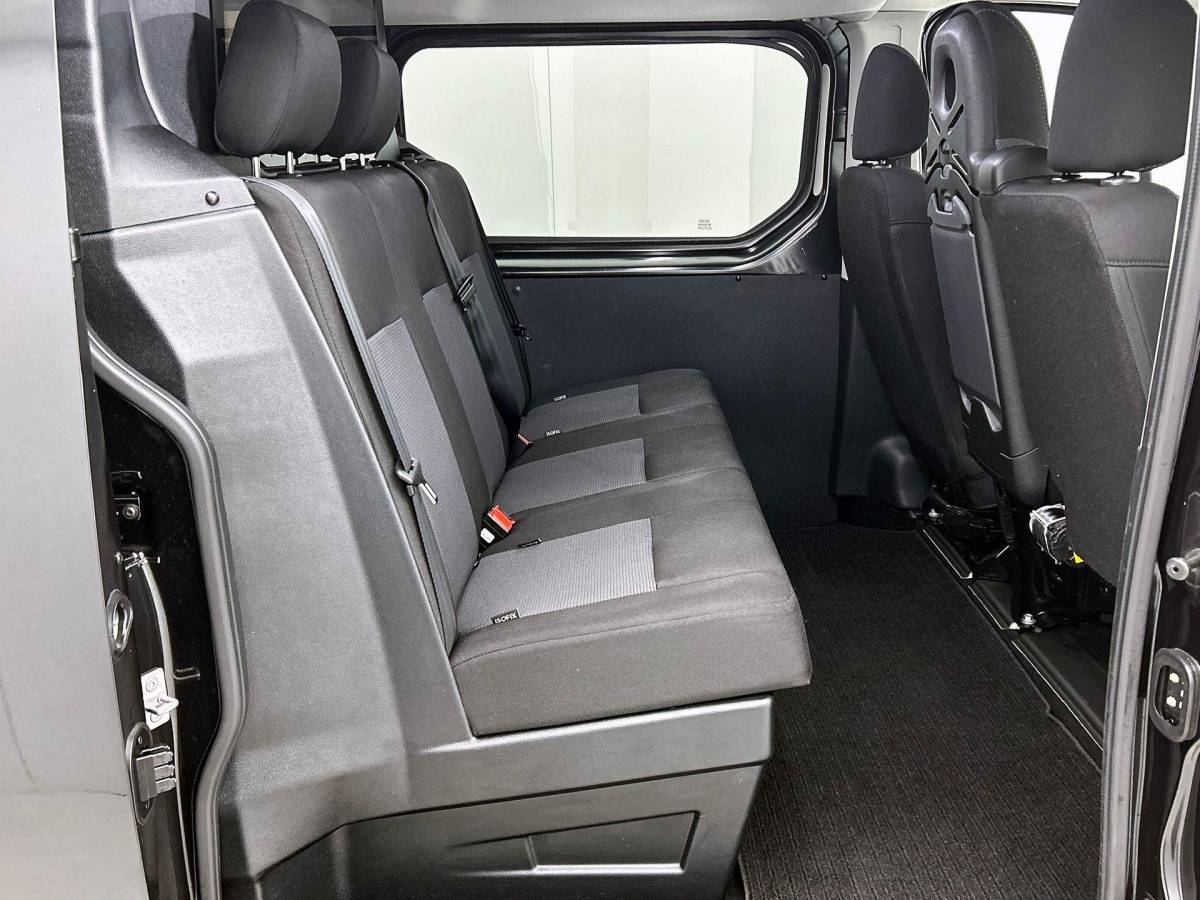 Renault Trafic Renault Trafic 2.0 Blue dCi 150 EDC T30 L2H1 Advance Dubbele Cabine Navigatie Airco Lichtmetalen velgen Betimmering Trekhaak Camera Parkeer sensoren Dab