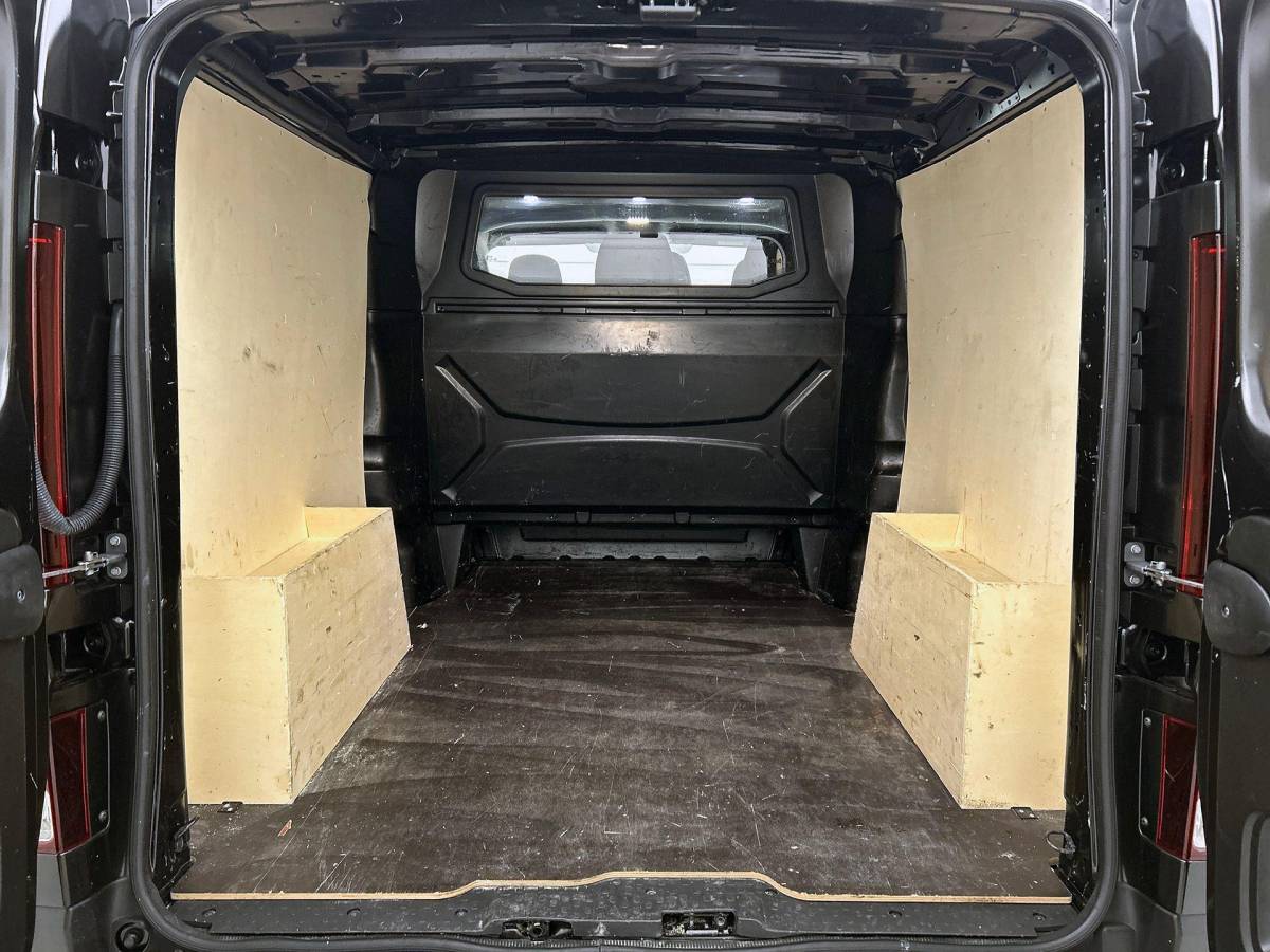 Renault Trafic Renault Trafic 2.0 Blue dCi 150 EDC T30 L2H1 Advance Dubbele Cabine Navigatie Airco Lichtmetalen velgen Betimmering Trekhaak Camera Parkeer sensoren Dab