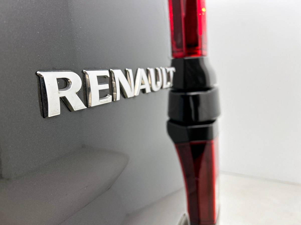 Renault Trafic Renault Trafic 2.0 Blue dCi 150 EDC T30 L2H1 Advance Dubbele Cabine Navigatie Airco Lichtmetalen velgen Betimmering Trekhaak Camera Parkeer sensoren Dab