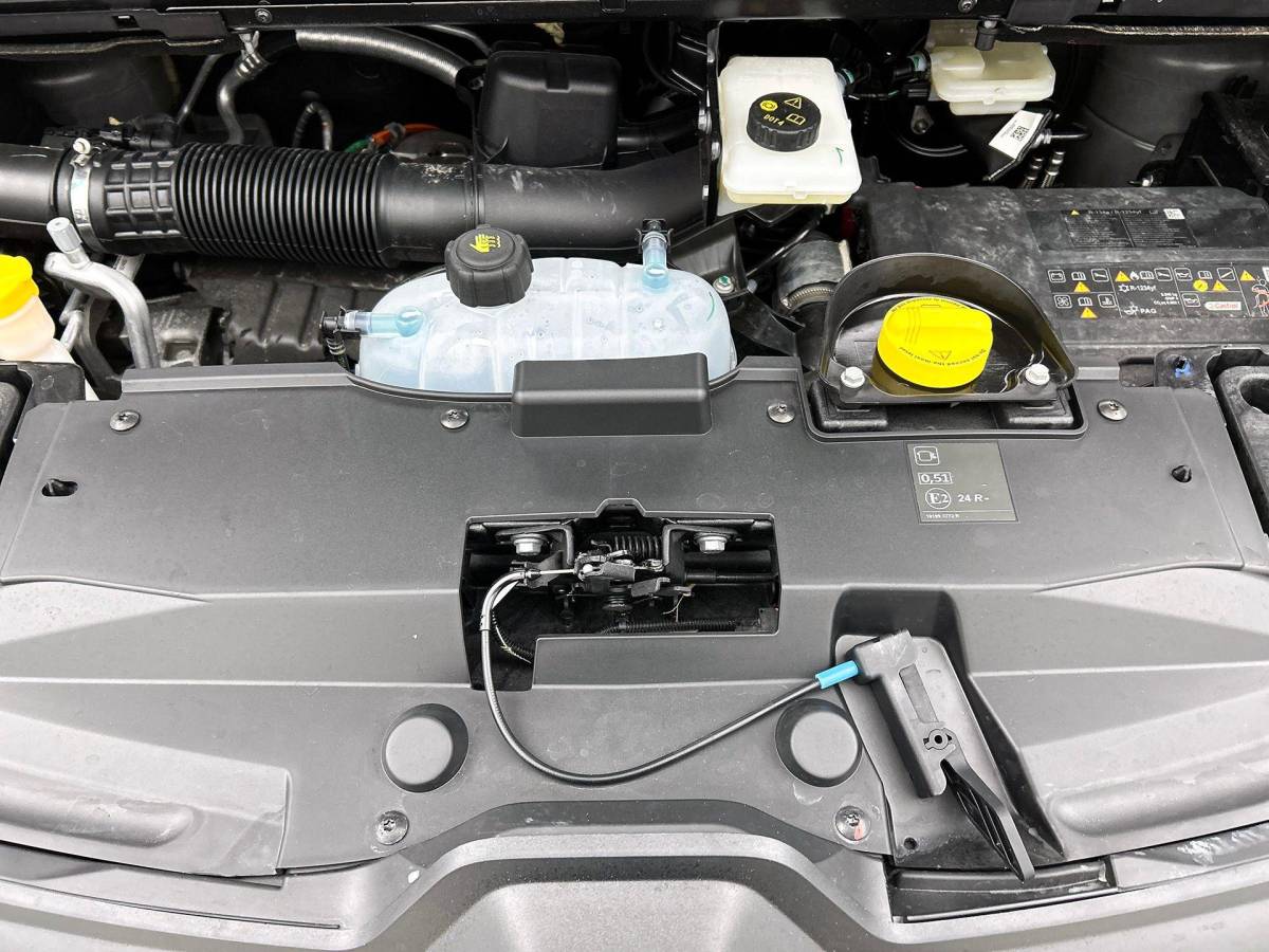 Renault Trafic Renault Trafic 2.0 Blue dCi 150 EDC T30 L2H1 Advance Dubbele Cabine Navigatie Airco Lichtmetalen velgen Betimmering Trekhaak Camera Parkeer sensoren Dab
