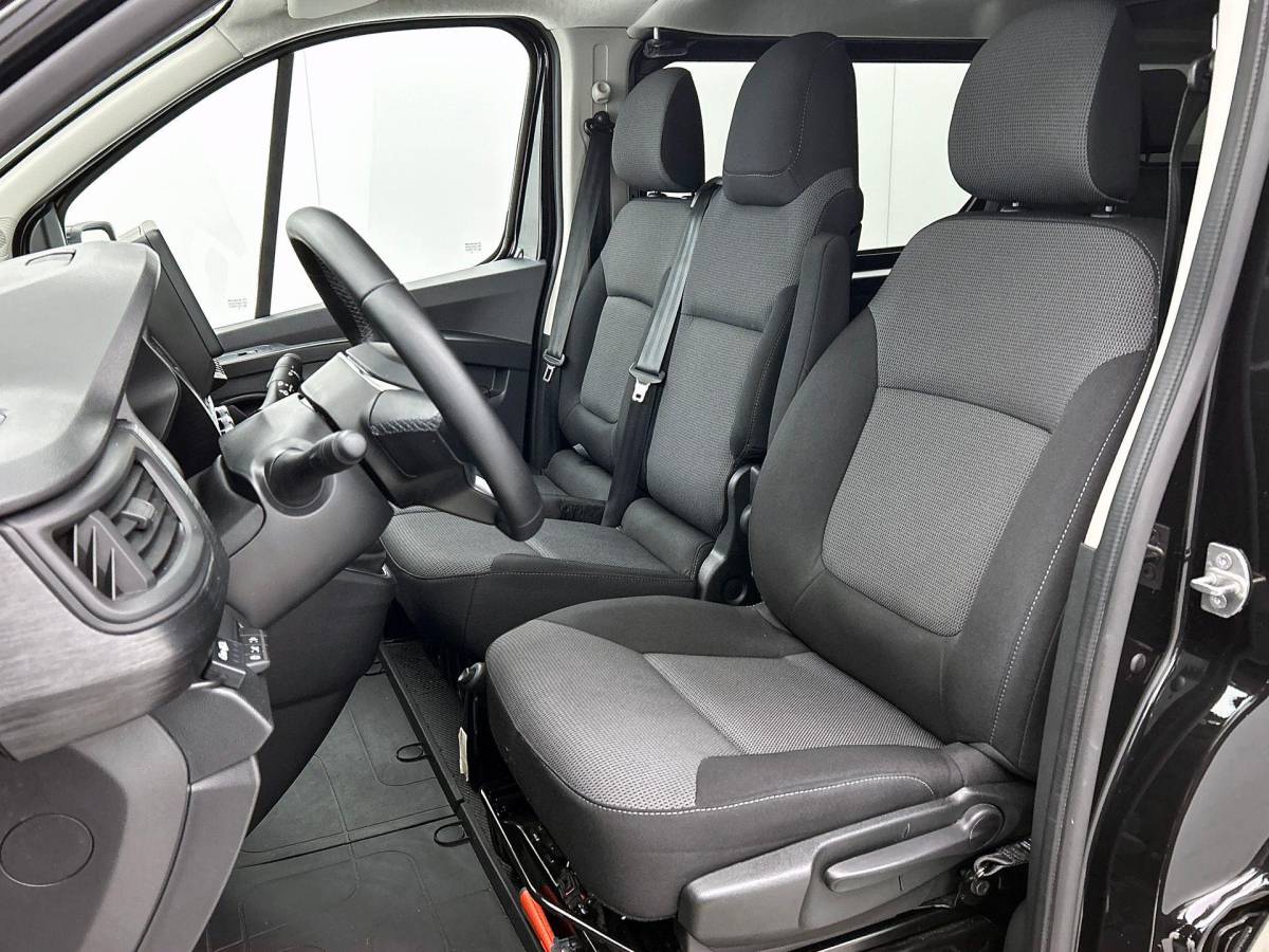 Renault Trafic Renault Trafic 2.0 Blue dCi 150 EDC T30 L2H1 Advance Dubbele Cabine Navigatie Airco Lichtmetalen velgen Betimmering Trekhaak Camera Parkeer sensoren Dab