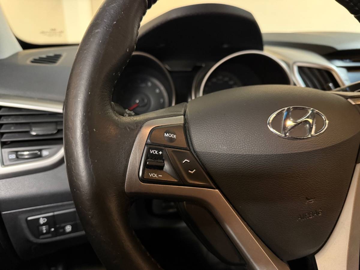 Hyundai Veloster Hyundai Veloster 1.6 GDI i-Motion *140Pk!* All-seasons|LED|17”|Airco|Elektr.Pakket|Autom.Ruitenwissers|Isofix|Betrouwbaar!