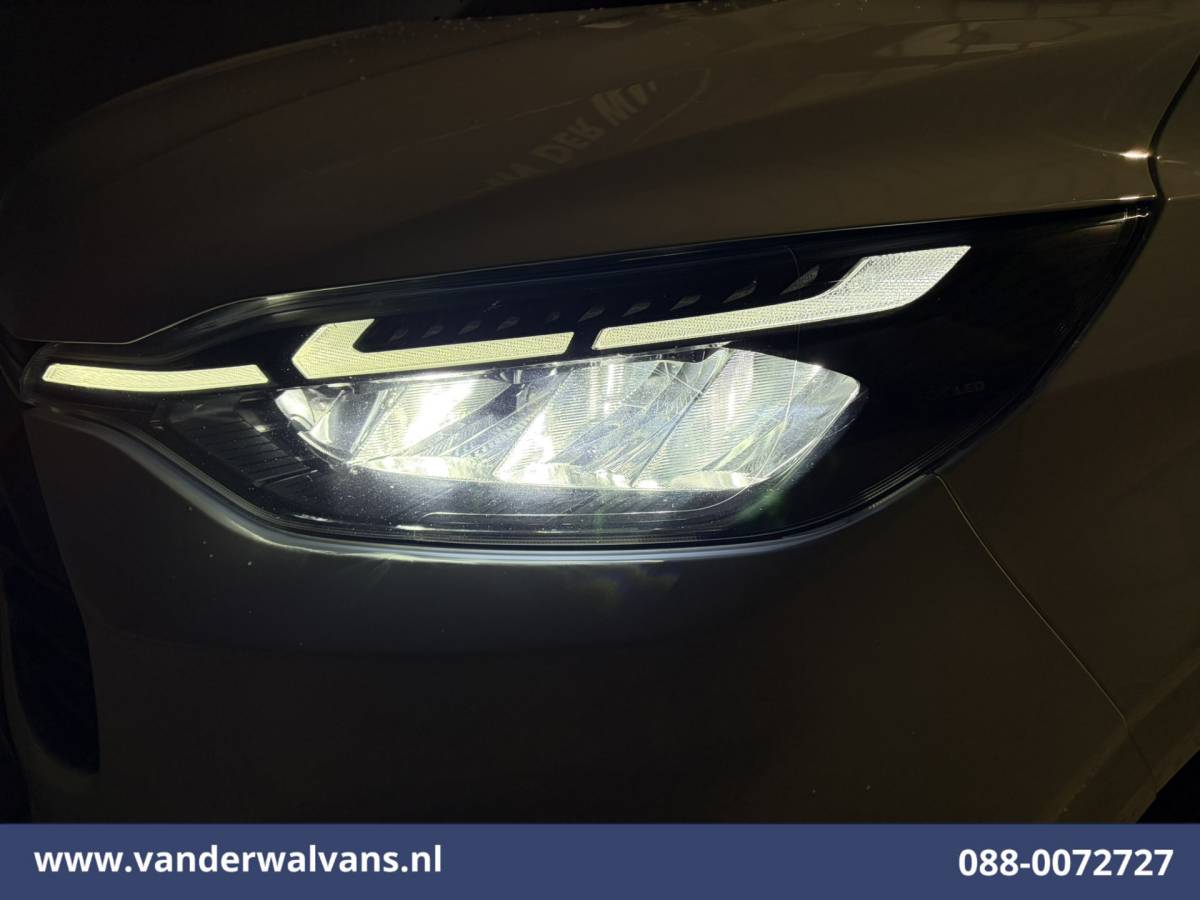 Ford Transit Custom Ford Transit Custom 2.0 TDCI L2H1 Euro6 Airco | Camera | LED | Apple Carplay | Cruisecontrol Android Auto, Verwarmde voorruit, Parkeersensoren, Bijrijdersbank