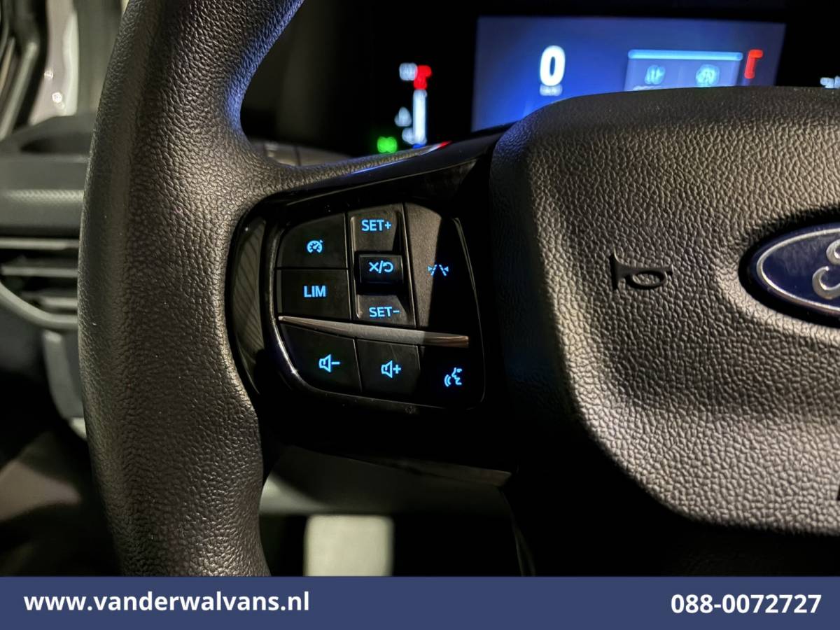 Ford Transit Custom Ford Transit Custom 2.0 TDCI L2H1 Euro6 Airco | Camera | LED | Apple Carplay | Cruisecontrol Android Auto, Verwarmde voorruit, Parkeersensoren, Bijrijdersbank
