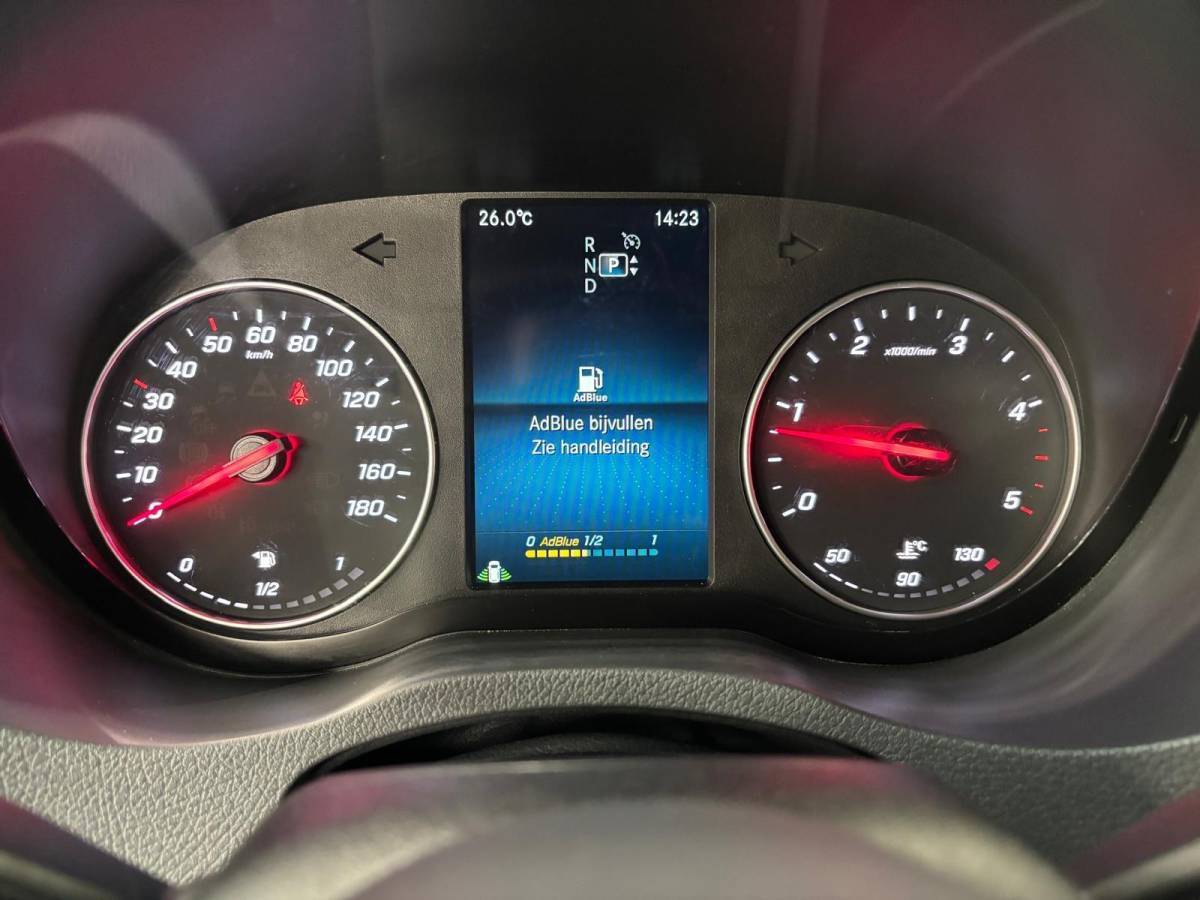 Mercedes-Benz Sprinter Mercedes-Benz Sprinter 315 1.9 CDI L2H2 RWD Automaat 9-G tronic Airco Navigatie Camera Cruise control 3Zits Electra pakket DAB
