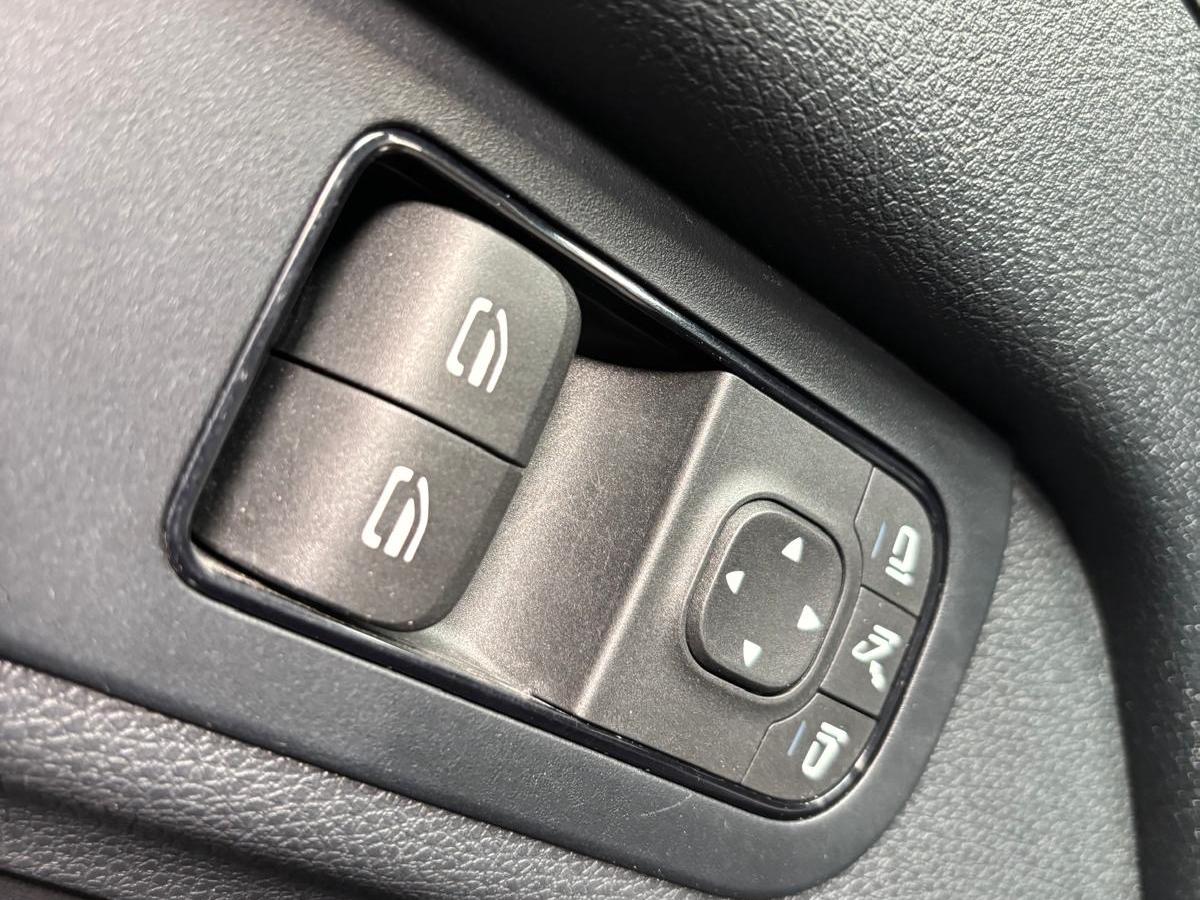Mercedes-Benz Sprinter Mercedes-Benz Sprinter 315 1.9 CDI L2H2 RWD Automaat 9-G tronic Airco Navigatie Camera Cruise control 3Zits Electra pakket DAB