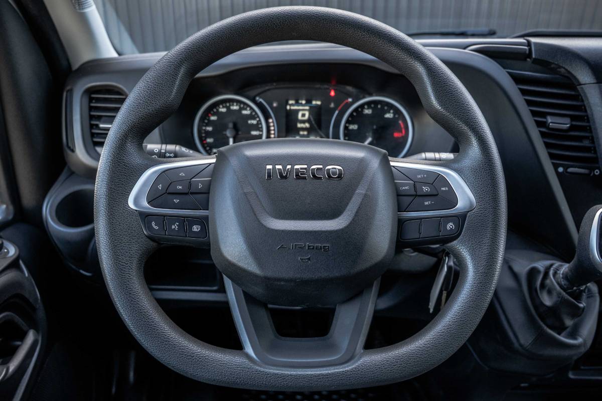 Iveco Daily Iveco Daily 3.0L 40C18 | N1 | L4H2 | Cruise | Volledig Ingericht | Airco | Trekhaak | Imperiaal