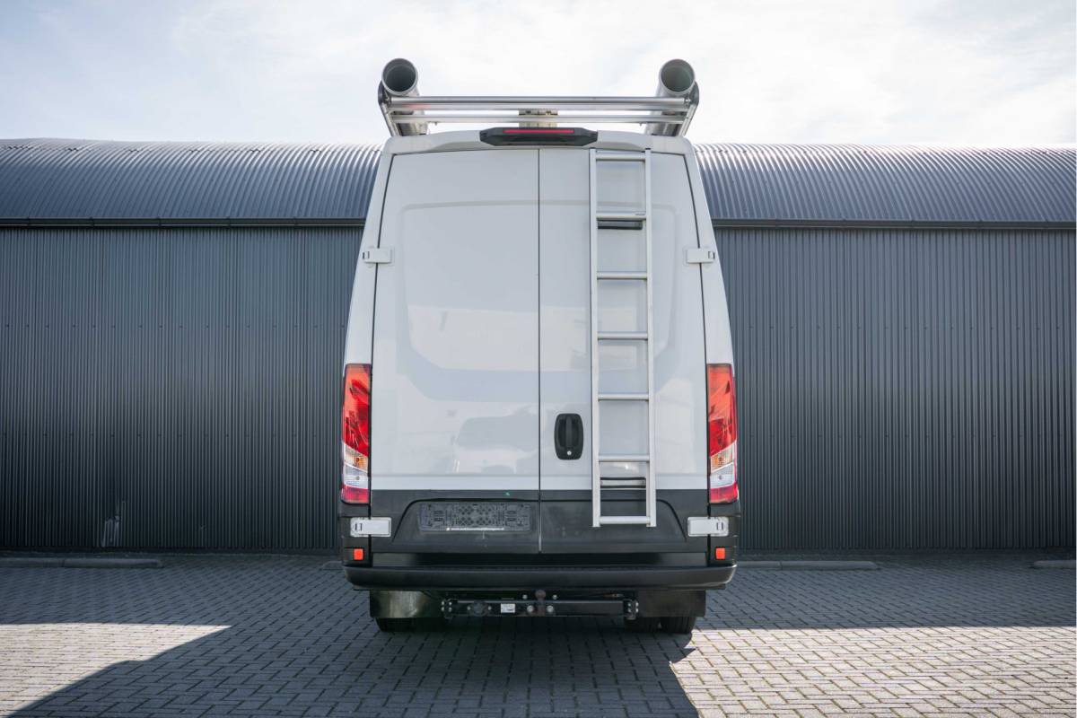 Iveco Daily Iveco Daily 3.0L 40C18 | N1 | L4H2 | Cruise | Volledig Ingericht | Airco | Trekhaak | Imperiaal