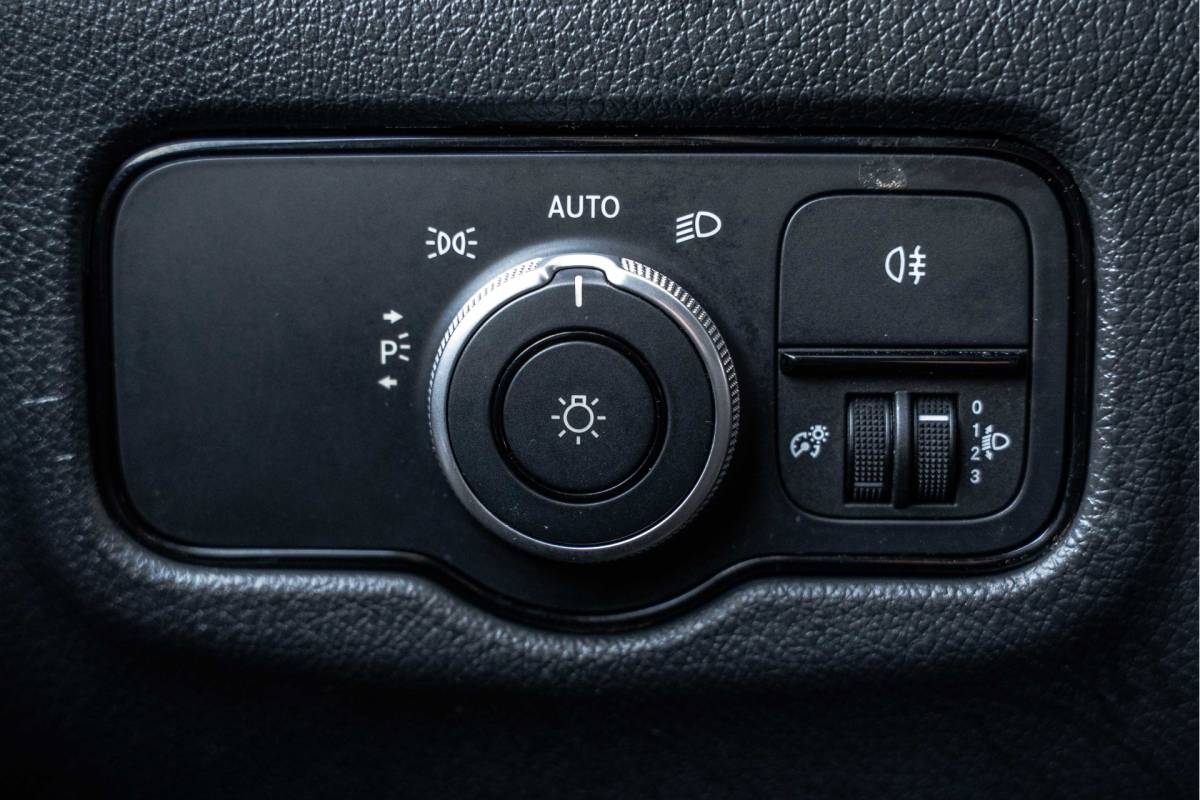 Mercedes-Benz Vito Mercedes-Benz Vito 116 CDI | Facelift | 3-Zits | Camera | Cruise | PDC | Stoelverw. | Airco