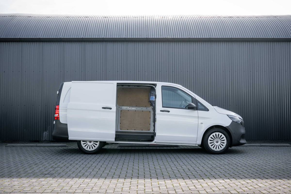 Mercedes-Benz Vito Mercedes-Benz Vito 116 CDI | Facelift | 3-Zits | Camera | Cruise | PDC | Stoelverw. | Airco