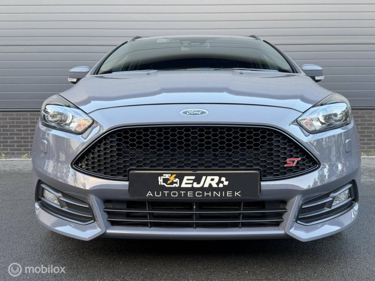 Ford Focus Ford Focus Wagon 2.0 ST TOPSTAAT! RECARO*CLIMA*CARPLAY*19INCH*CAMERA*VOL!!
