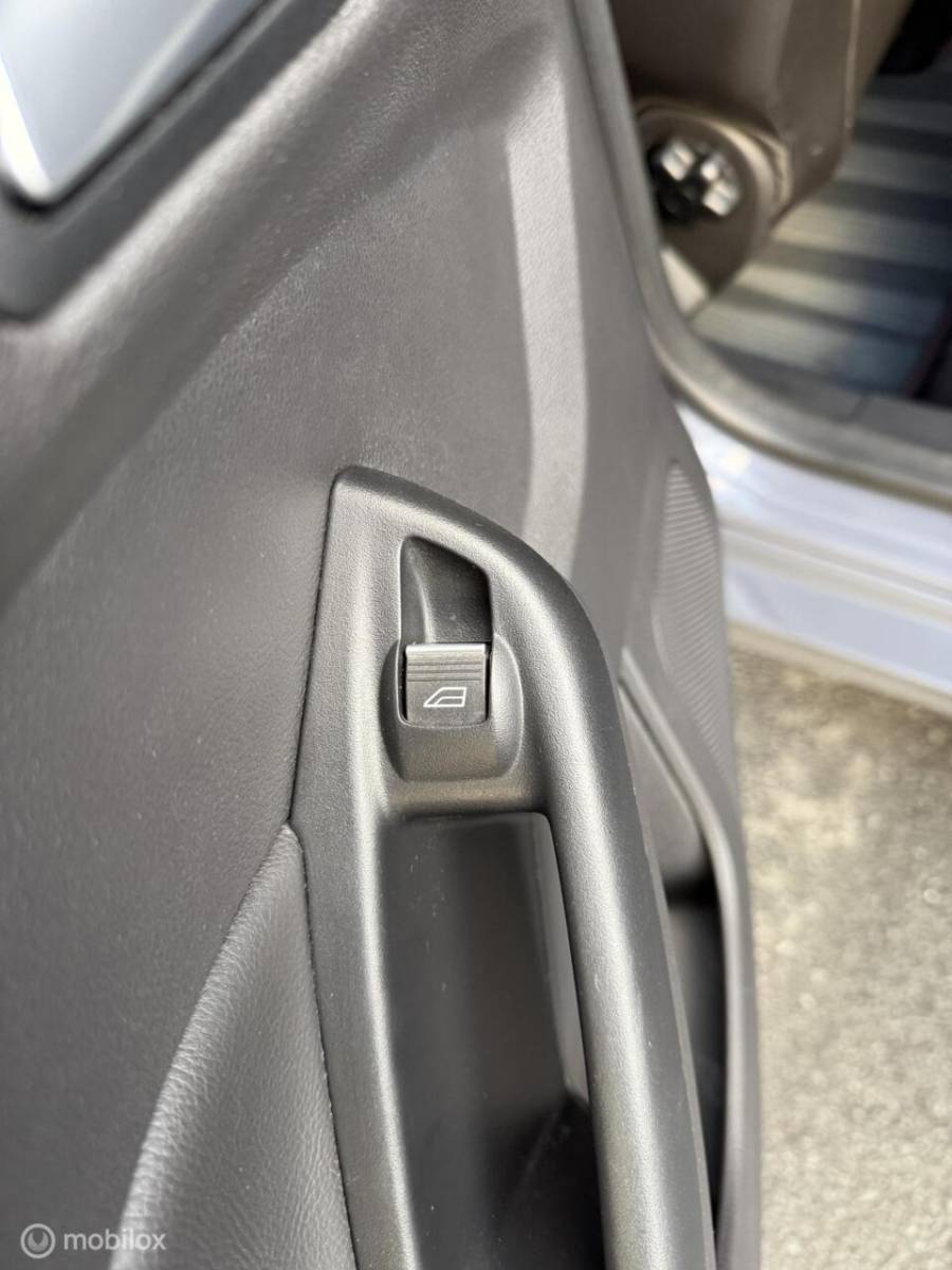 Ford Focus Ford Focus Wagon 2.0 ST TOPSTAAT! RECARO*CLIMA*CARPLAY*19INCH*CAMERA*VOL!!