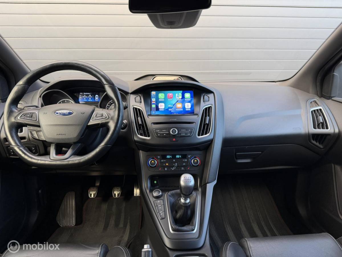 Ford Focus Ford Focus Wagon 2.0 ST TOPSTAAT! RECARO*CLIMA*CARPLAY*19INCH*CAMERA*VOL!!
