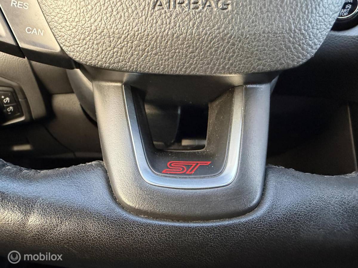 Ford Focus Ford Focus Wagon 2.0 ST TOPSTAAT! RECARO*CLIMA*CARPLAY*19INCH*CAMERA*VOL!!