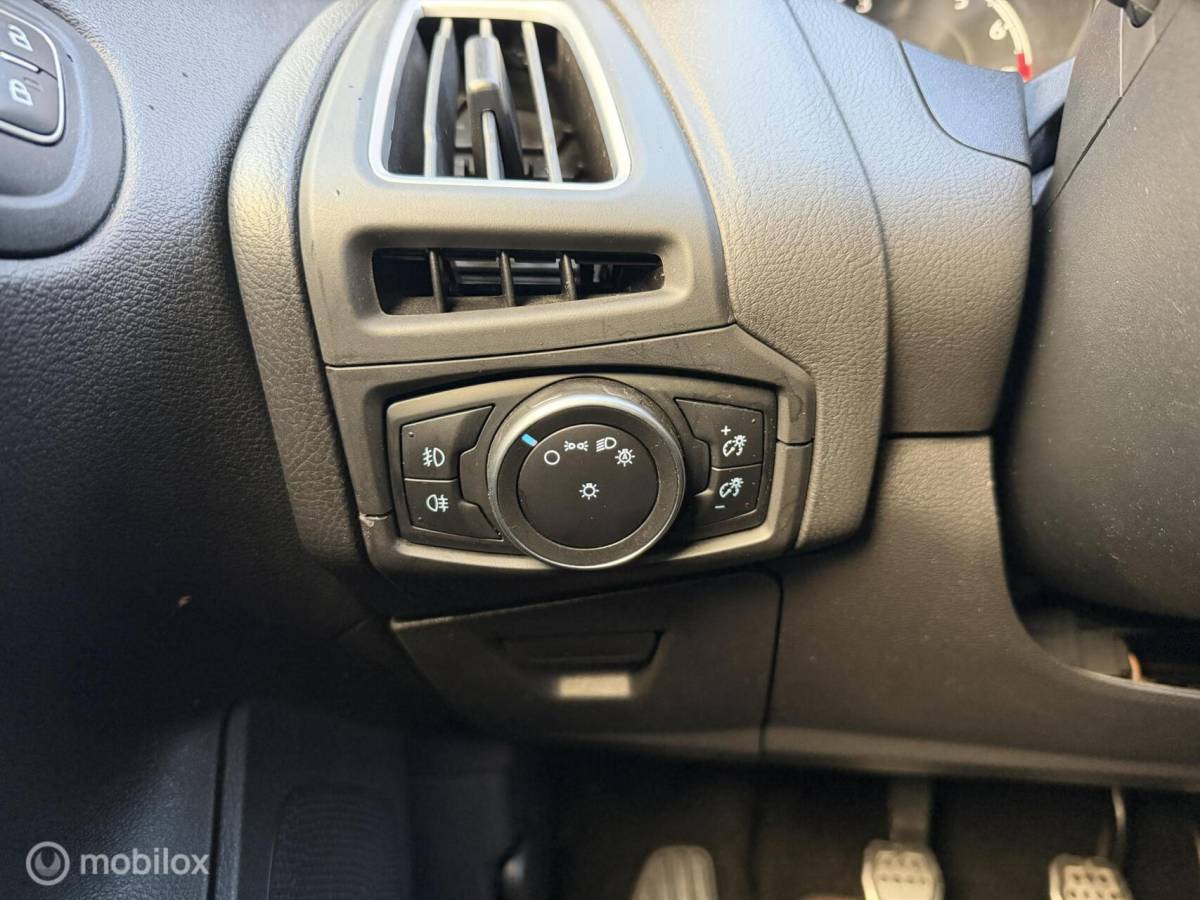 Ford Focus Ford Focus Wagon 2.0 ST TOPSTAAT! RECARO*CLIMA*CARPLAY*19INCH*CAMERA*VOL!!