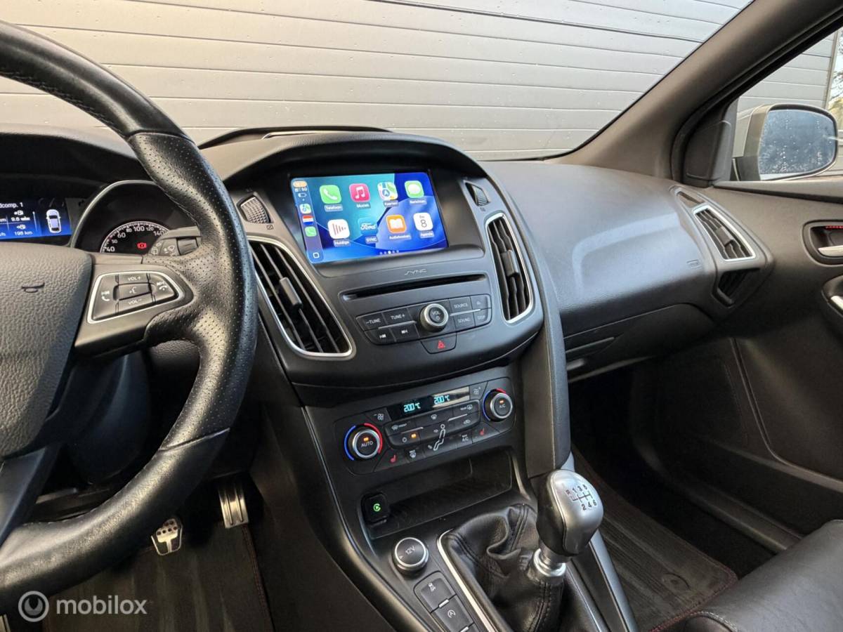 Ford Focus Ford Focus Wagon 2.0 ST TOPSTAAT! RECARO*CLIMA*CARPLAY*19INCH*CAMERA*VOL!!