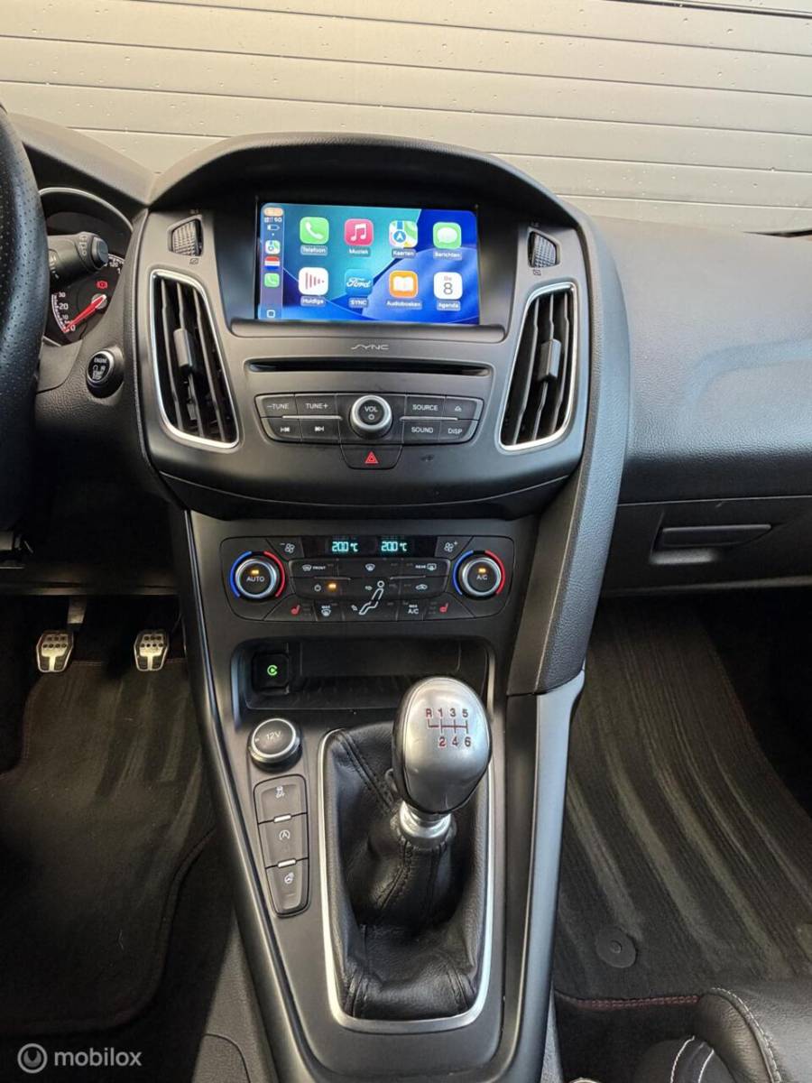 Ford Focus Ford Focus Wagon 2.0 ST TOPSTAAT! RECARO*CLIMA*CARPLAY*19INCH*CAMERA*VOL!!