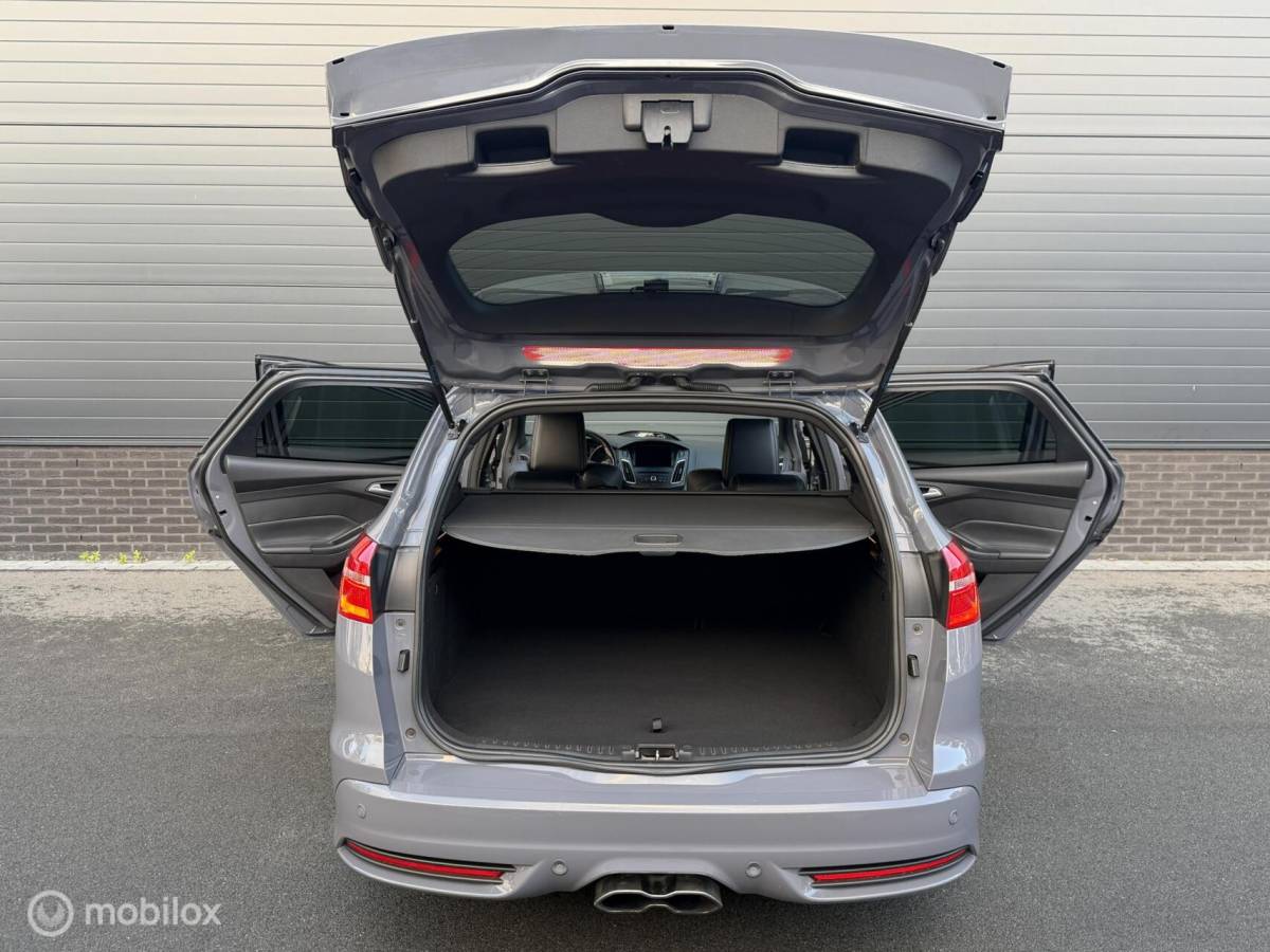 Ford Focus Ford Focus Wagon 2.0 ST TOPSTAAT! RECARO*CLIMA*CARPLAY*19INCH*CAMERA*VOL!!