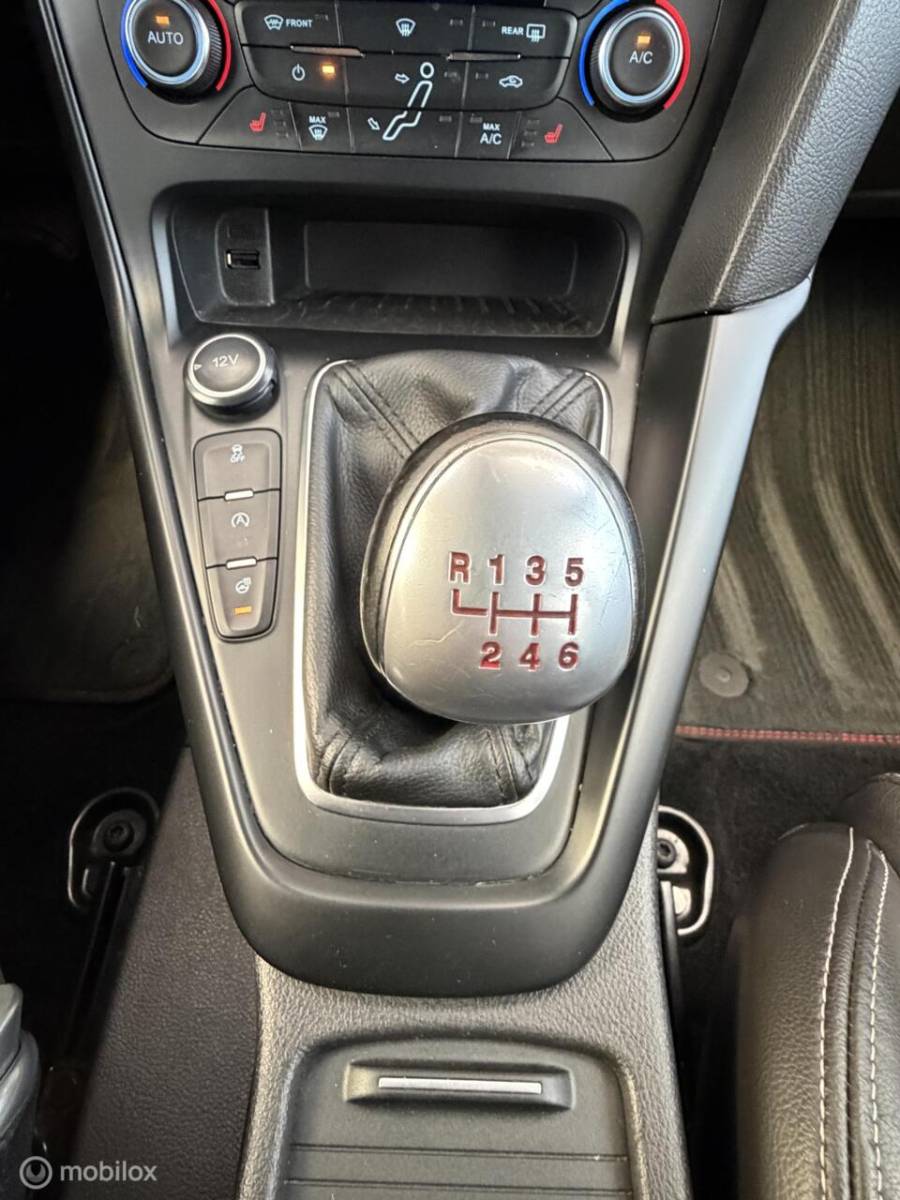 Ford Focus Ford Focus Wagon 2.0 ST TOPSTAAT! RECARO*CLIMA*CARPLAY*19INCH*CAMERA*VOL!!