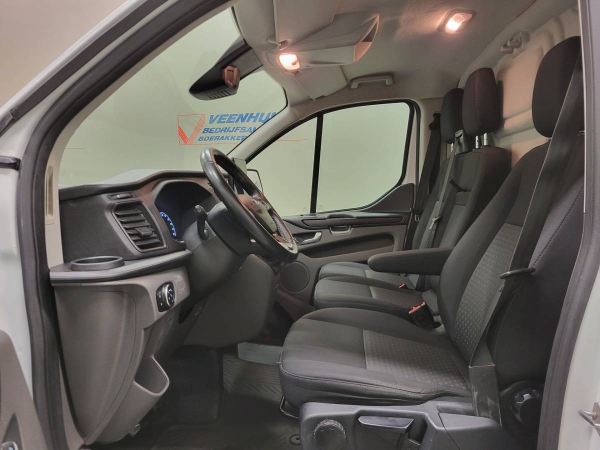 Ford Transit Custom Ford Transit Custom 2.0TDCI L2/H1 Inrichting 3-Zits Euro 6!