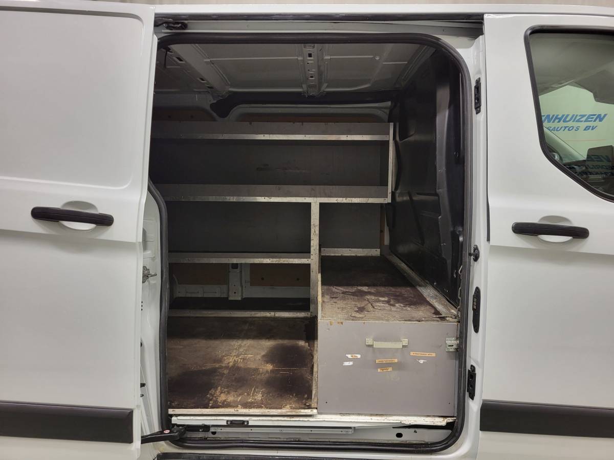 Ford Transit Custom Ford Transit Custom 2.0TDCI L2/H1 Inrichting 3-Zits Euro 6!