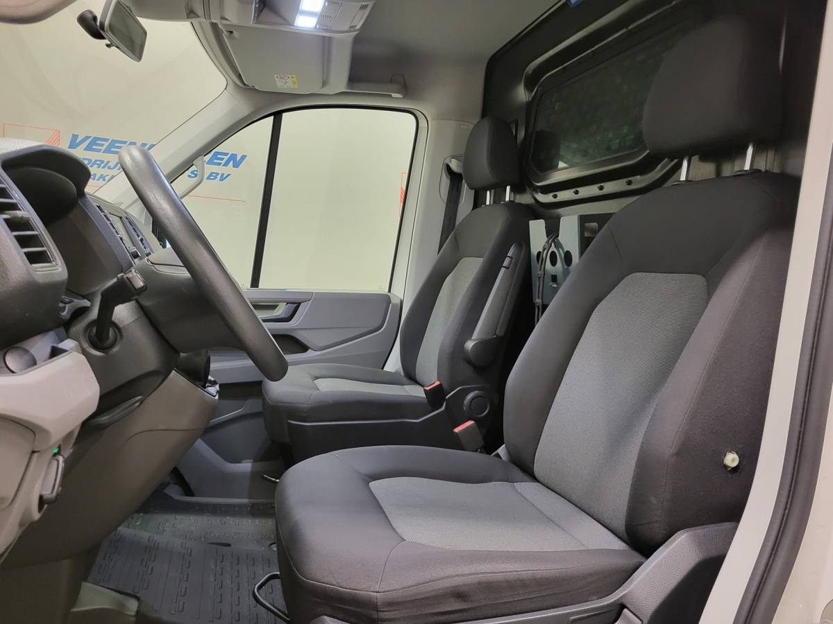 Volkswagen Crafter Volkswagen Crafter 2.0TDI L3/H3 3000kg Trekgewicht Euro 6!
