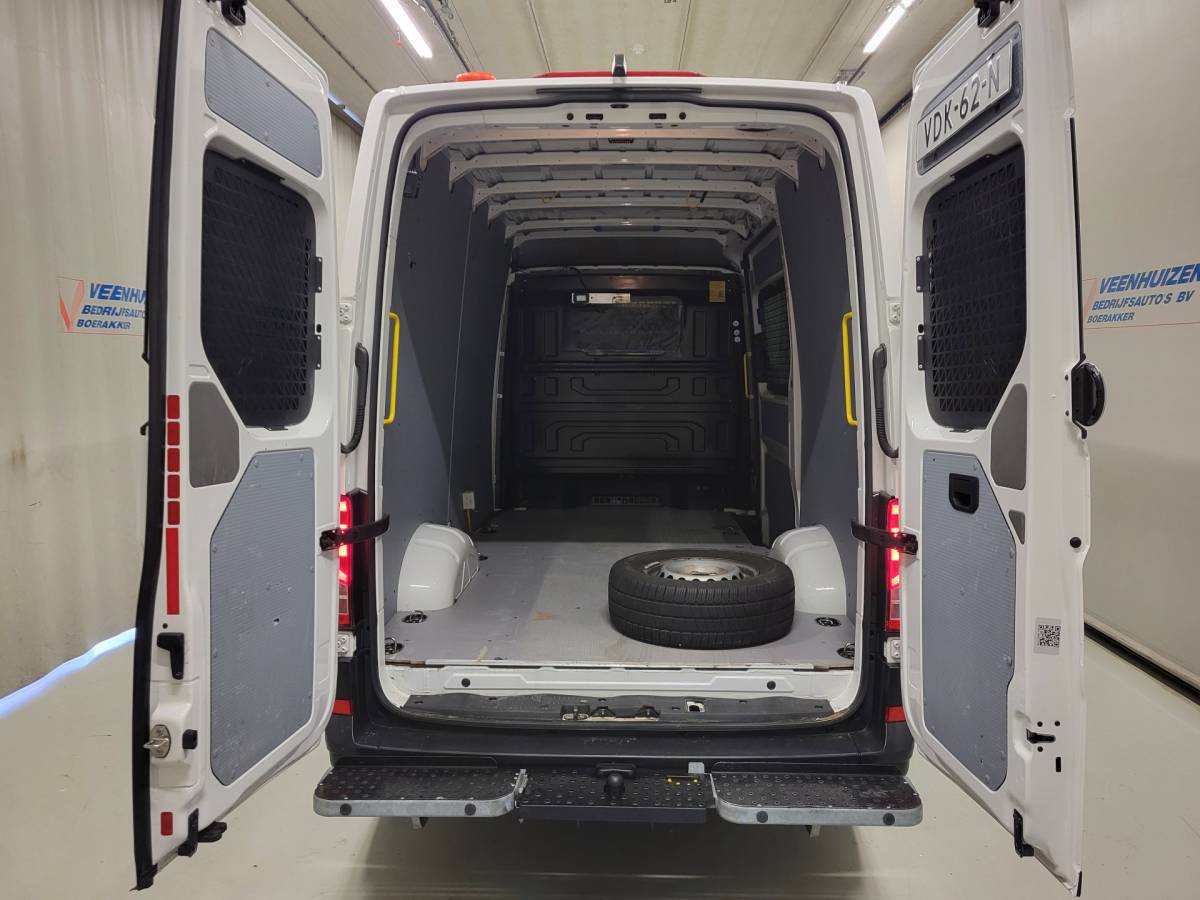 Volkswagen Crafter Volkswagen Crafter 2.0TDI L3/H3 3000kg Trekgewicht Euro 6!
