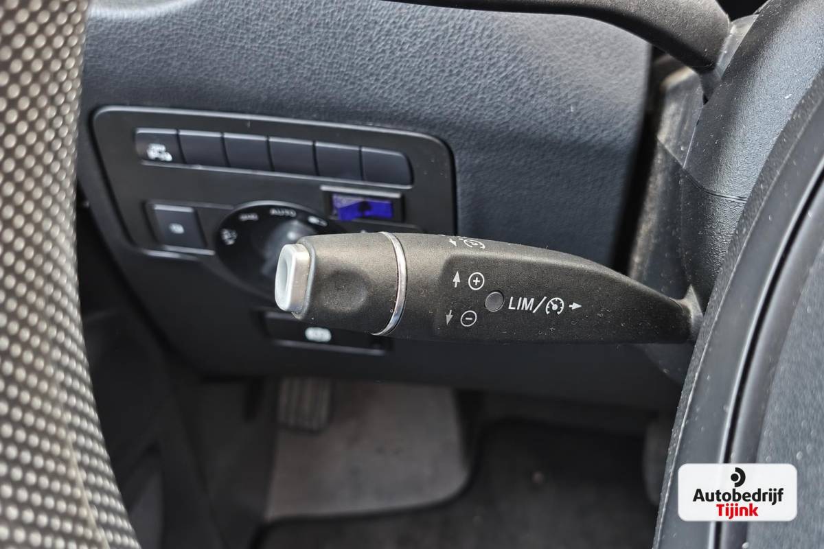 Mercedes-Benz Vito Mercedes-Benz Vito 116 CDI Extra Lang DC Comfort | Automaat | 6-persoons | Trekhaak | Camera | Cruise | PDC |