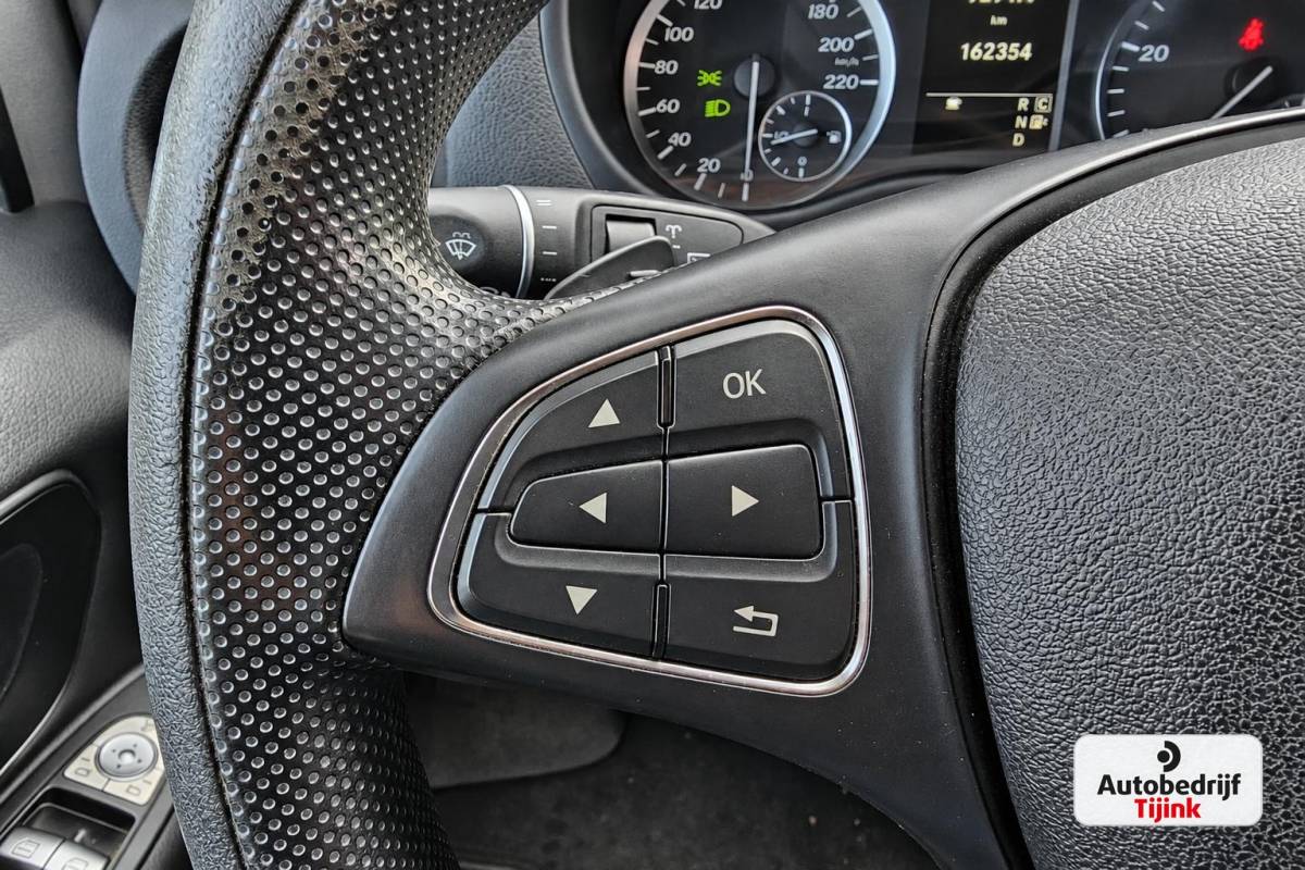 Mercedes-Benz Vito Mercedes-Benz Vito 116 CDI Extra Lang DC Comfort | Automaat | 6-persoons | Trekhaak | Camera | Cruise | PDC |