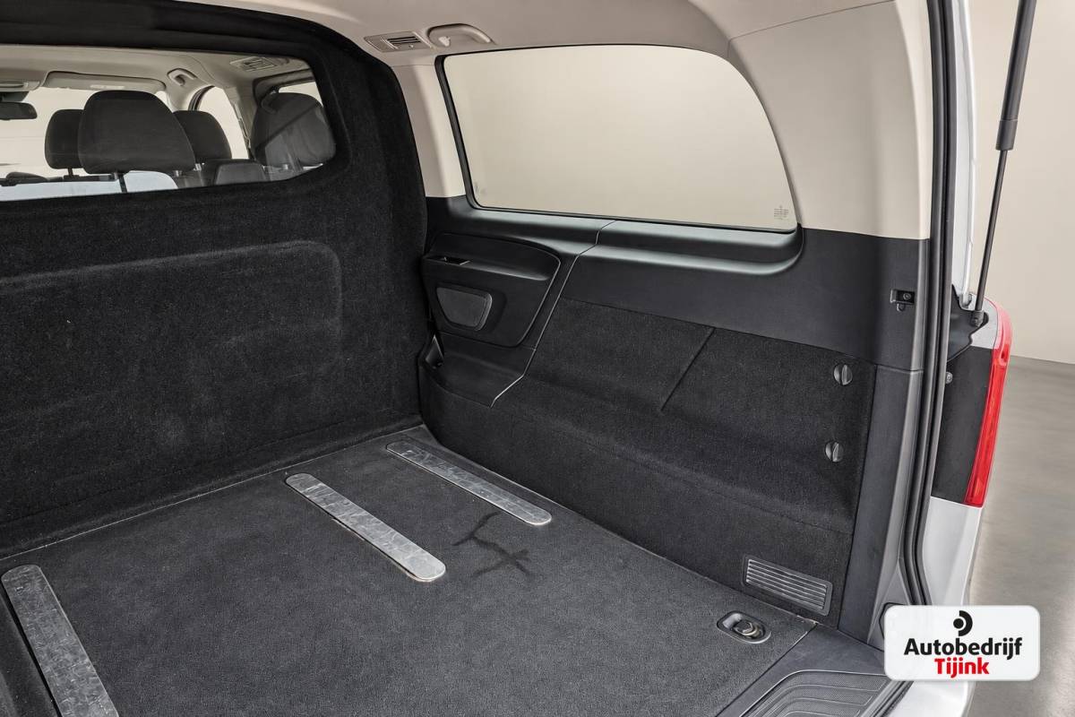 Mercedes-Benz Vito Mercedes-Benz Vito 116 CDI Extra Lang DC Comfort | Automaat | 6-persoons | Trekhaak | Camera | Cruise | PDC |