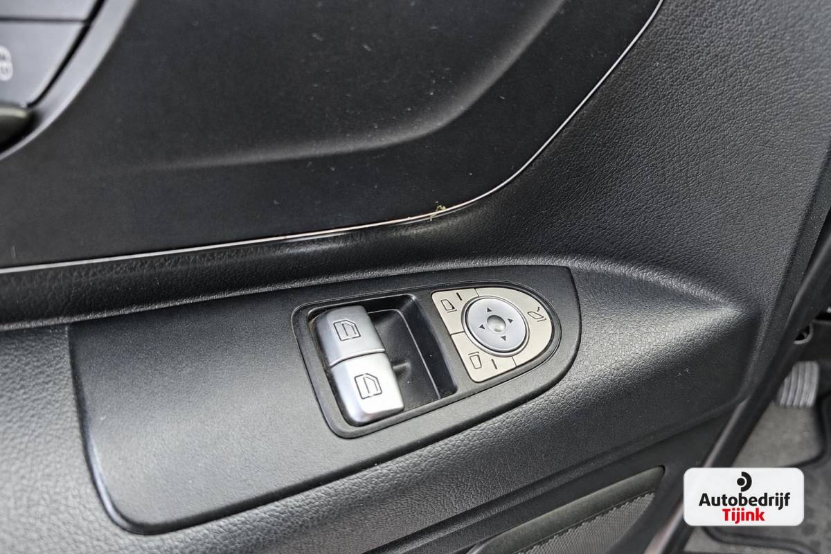 Mercedes-Benz Vito Mercedes-Benz Vito 116 CDI Extra Lang DC Comfort | Automaat | 6-persoons | Trekhaak | Camera | Cruise | PDC |