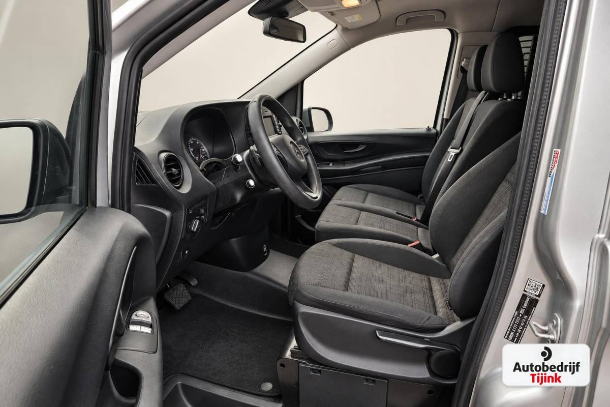 Mercedes-Benz Vito Mercedes-Benz Vito 116 CDI Extra Lang DC Comfort | Automaat | 6-persoons | Trekhaak | Camera | Cruise | PDC |