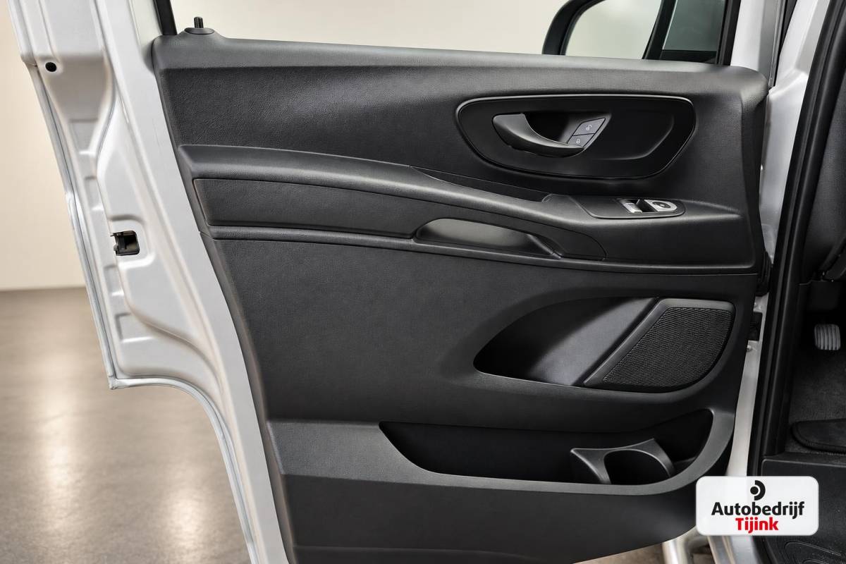 Mercedes-Benz Vito Mercedes-Benz Vito 116 CDI Extra Lang DC Comfort | Automaat | 6-persoons | Trekhaak | Camera | Cruise | PDC |