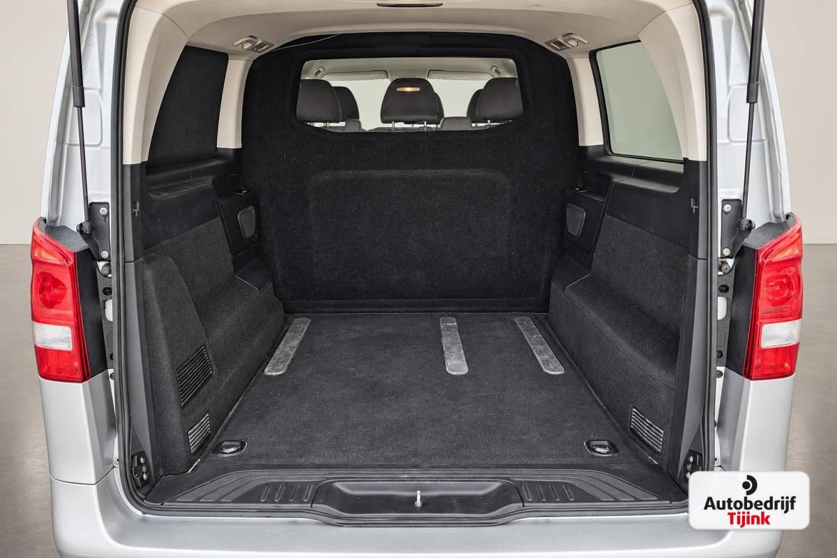 Mercedes-Benz Vito Mercedes-Benz Vito 116 CDI Extra Lang DC Comfort | Automaat | 6-persoons | Trekhaak | Camera | Cruise | PDC |