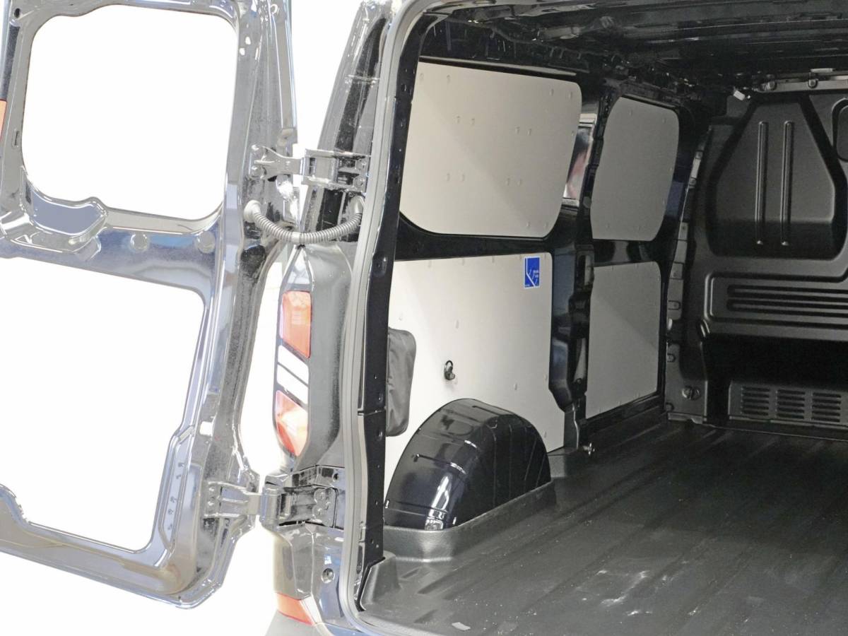 Ford Transit Custom Ford Transit Custom 300 2.0 TDCI L2H1 Trend Nieuw Model Automaat Airco Navigatie Cruise Control Camera Trekhaak
