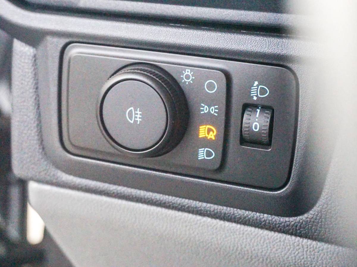 Ford Transit Custom Ford Transit Custom 300 2.0 TDCI L2H1 Trend Nieuw Model Automaat Airco Navigatie Cruise Control Camera Trekhaak