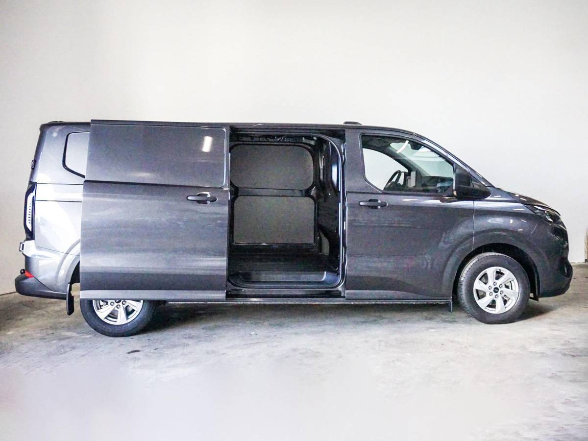 Ford Transit Custom Ford Transit Custom 300 2.0 TDCI L2H1 Trend Nieuw Model Automaat Airco Navigatie Cruise Control Camera Trekhaak