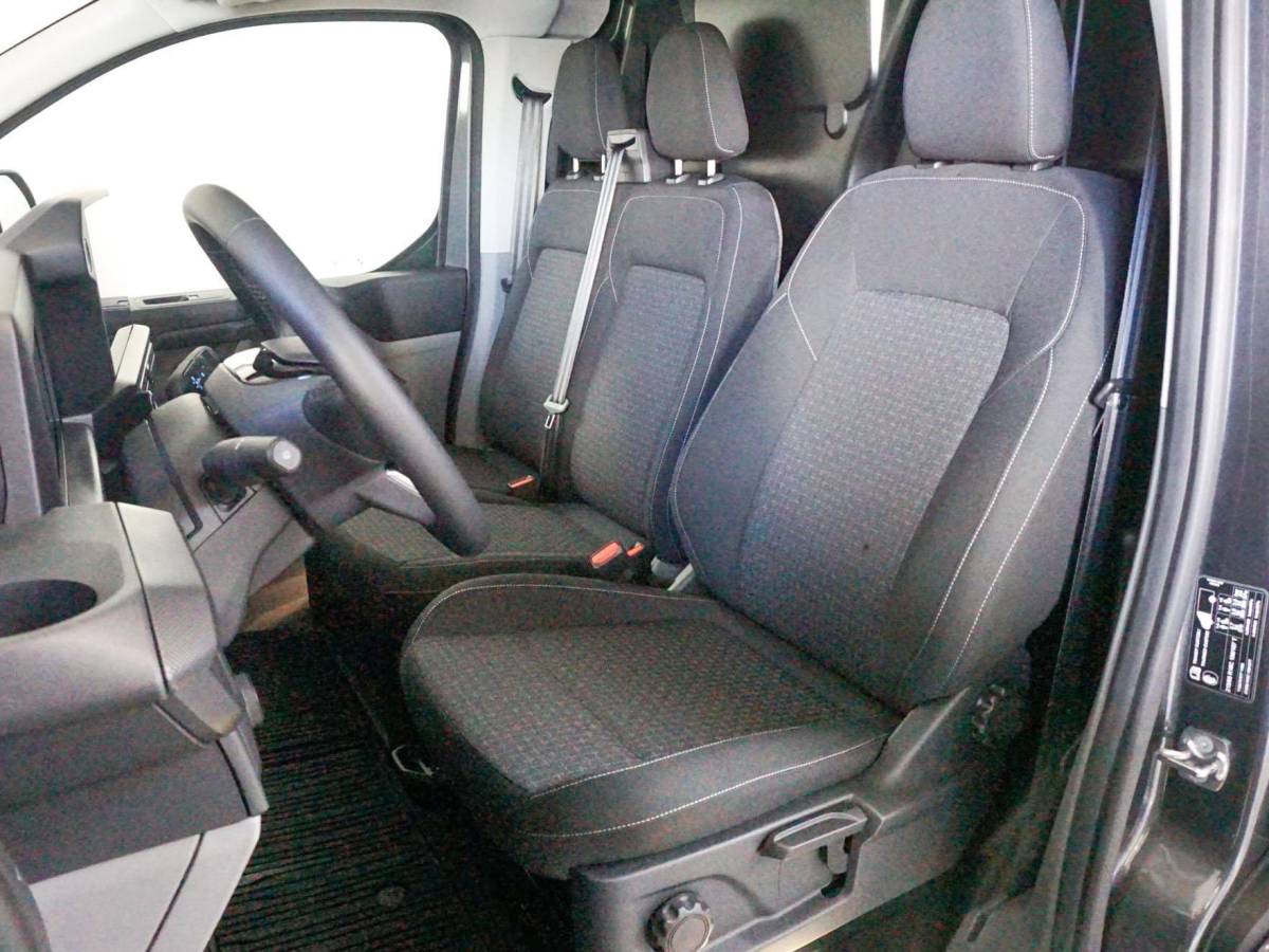 Ford Transit Custom Ford Transit Custom 300 2.0 TDCI L2H1 Trend Nieuw Model Automaat Airco Navigatie Cruise Control Camera Trekhaak