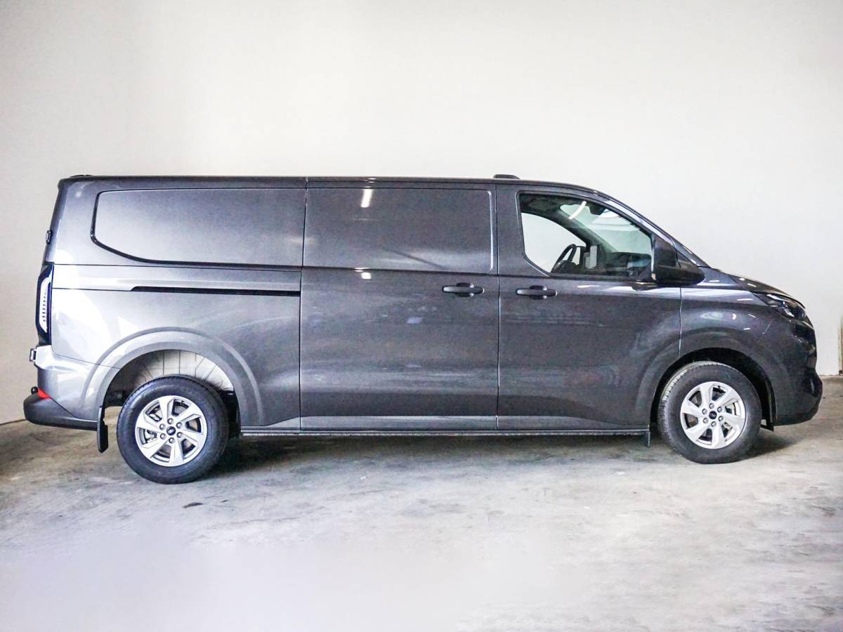 Ford Transit Custom Ford Transit Custom 300 2.0 TDCI L2H1 Trend Nieuw Model Automaat Airco Navigatie Cruise Control Camera Trekhaak