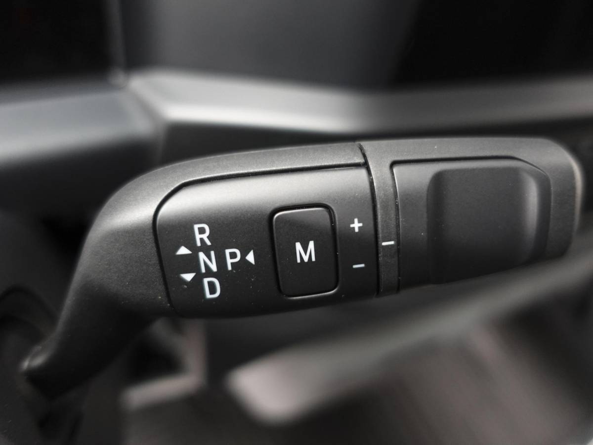 Ford Transit Custom Ford Transit Custom 300 2.0 TDCI L2H1 Trend Nieuw Model Automaat Airco Navigatie Cruise Control Camera Trekhaak