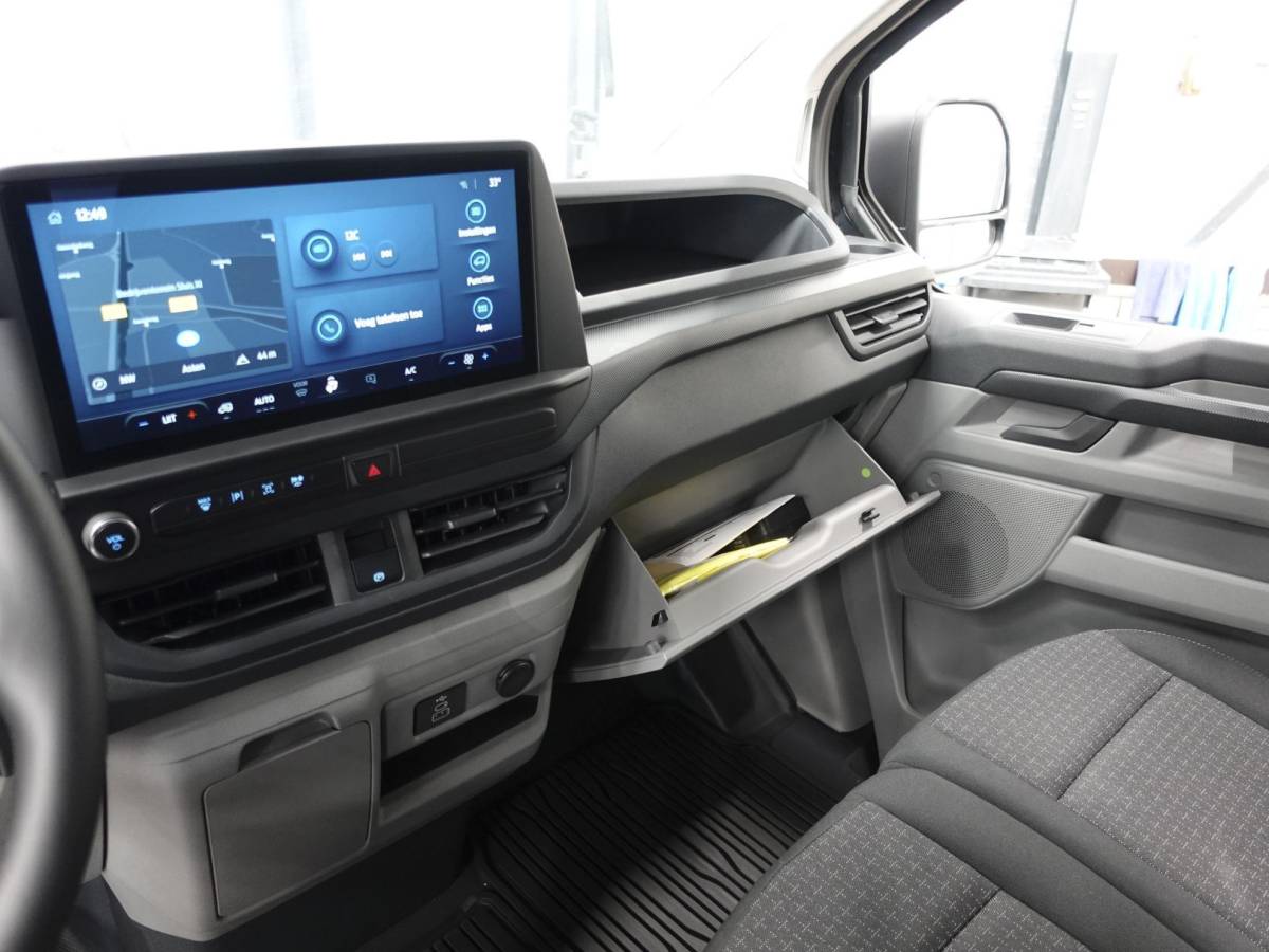 Ford Transit Custom Ford Transit Custom 300 2.0 TDCI L2H1 Trend Nieuw Model Automaat Airco Navigatie Cruise Control Camera Trekhaak