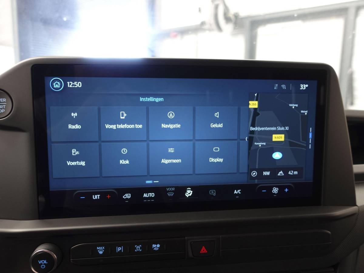 Ford Transit Custom Ford Transit Custom 300 2.0 TDCI L2H1 Trend Nieuw Model Automaat Airco Navigatie Cruise Control Camera Trekhaak
