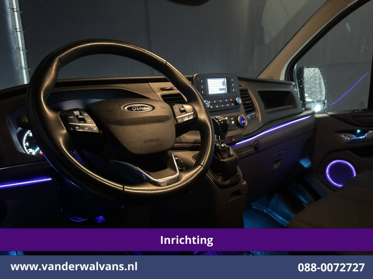 Ford Transit Custom Ford Transit Custom 2.0 TDCI L1H1 Inrichting Euro6 Airco | Camera | LED | Cruisecontrol | Verwarmde voorruit Parkeersensoren, Bijrijdersbank